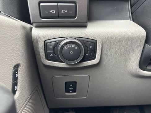 Used 2016 Ford F150 XLT w/ Equipment Group 302A Luxury image 28