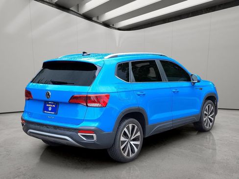 Used 2023 Volkswagen Taos SE FWD image 3