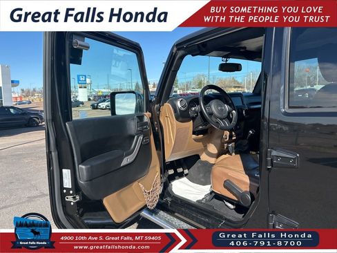 Used 2017 Jeep Wrangler Unlimited Sahara w/ Dual Top Group image 11