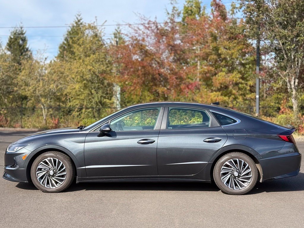 Used 2022 Hyundai Sonata SEL FWD image 2