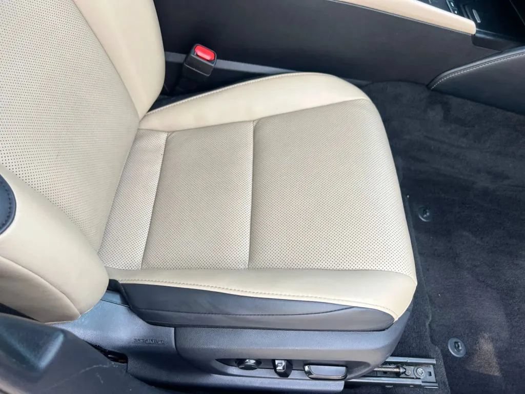 Used 2019 Lexus ES 350 w/ Premium Package FWD image 17