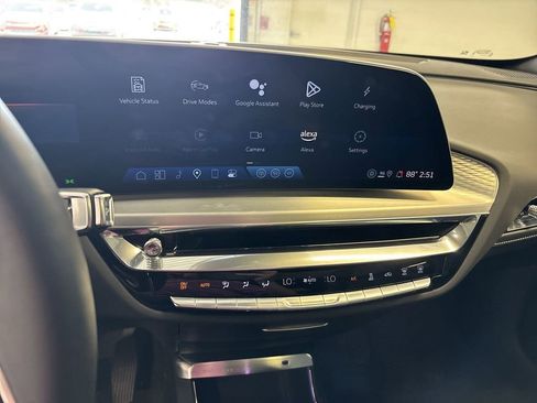 New 2025 Cadillac Lyriq Luxury image 17