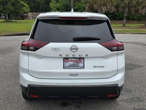 Used 2024 Nissan Rogue SV AWD/4WD image 3