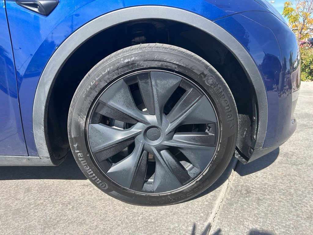 Used 2024 Tesla Model Y Long Range AWD/4WD image 30