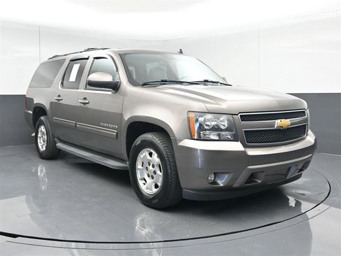 Used 2013 Chevrolet Suburban LT RWD image 1