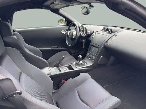 Used 2005 Nissan 350Z Enthusiast RWD image 10