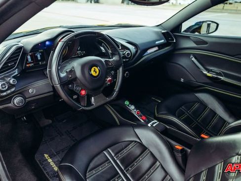 Used 2018 Ferrari 488 GTB image 2