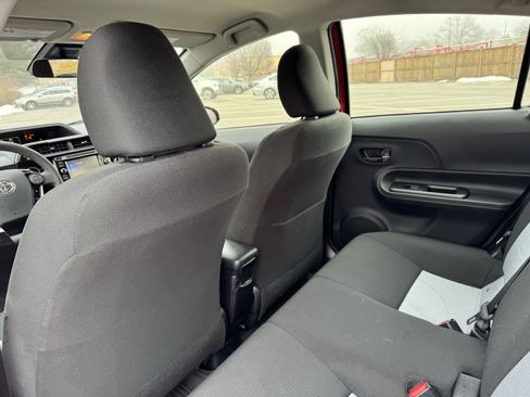 Used 2019 Toyota Prius C image 31