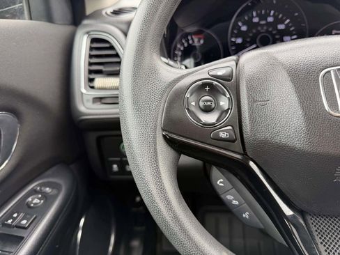 Used 2017 Honda HR-V EX image 33
