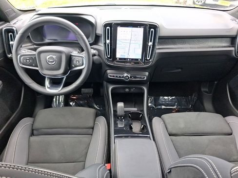 Used 2023 Volvo C40 P8 Recharge Plus AWD/4WD image 9