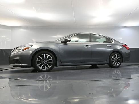 Used 2016 Nissan Altima 2.5 SL w/ Moonroof Package FWD image 52