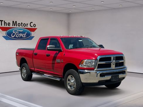 Used 2018 RAM 2500 Tradesman w/ Chrome Appearance Group AWD/4WD image 3