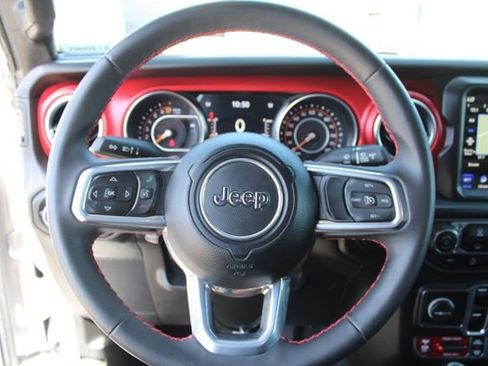 Used 2023 Jeep Gladiator Rubicon w/ Trailer Tow Package AWD/4WD image 20
