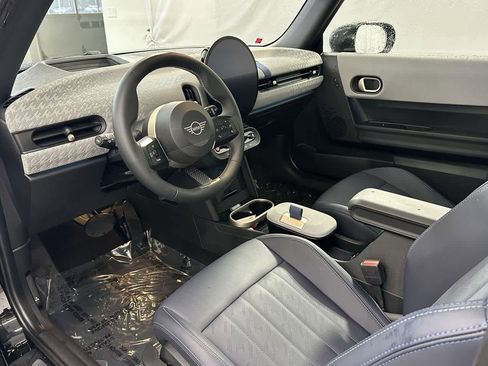 Certified 2025 MINI Cooper 2-Door Hardtop image 9