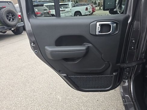 New 2026 Jeep Gladiator Sport image 15