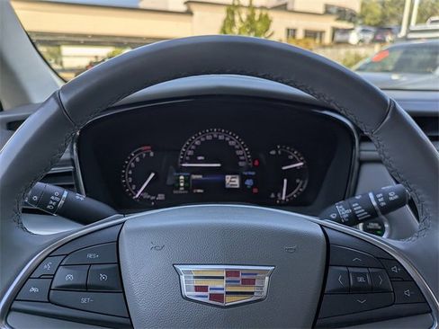 Used 2018 Cadillac XT5 Luxury image 29