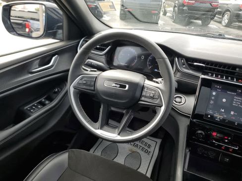 Used 2023 Jeep Grand Cherokee L Altitude image 18