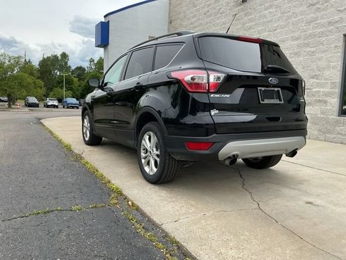 Used 2017 Ford Escape SE w/ Equipment Group 201A FWD image 7