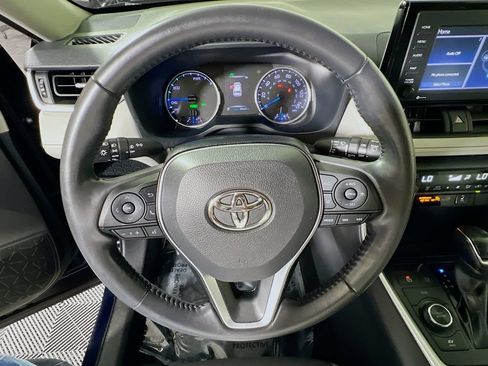 Used 2020 Toyota RAV4 XLE w/ Convenience Package AWD/4WD image 9