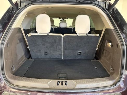 Certified 2023 Ford Explorer Platinum w/ Technology Package AWD/4WD image 8