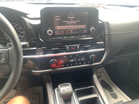 Used 2022 Nissan Pathfinder S FWD image 24