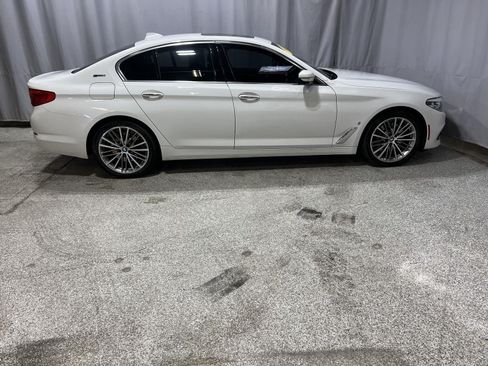 Used 2018 BMW 530e RWD image 1