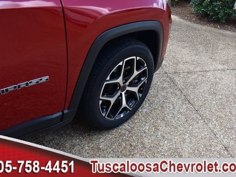 Used 2025 Jeep Compass Limited AWD/4WD image 14