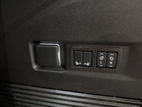 Used 2025 Chevrolet Tahoe High Country w/ Sun And Tow Package image 27