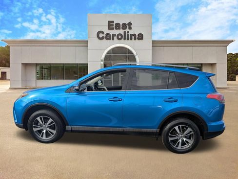 Used 2017 Toyota RAV4 XLE FWD image 6