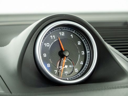 Used 2020 Porsche Macan Base image 17