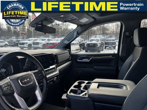 Used 2025 GMC Sierra 1500 Elevation image 15
