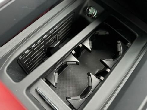 Used 2023 Audi e-tron S Prestige image 25