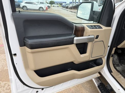 Used 2016 Ford F150 Lariat w/ Equipment Group 501A Mid AWD/4WD image 7