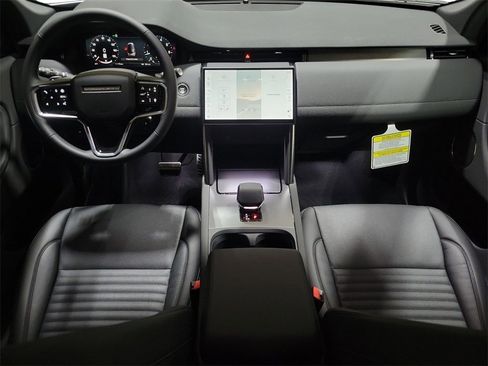 New 2025 Land Rover Discovery Sport Dynamic SE image 25