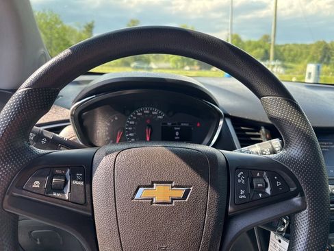 Used 2020 Chevrolet Trax LT AWD/4WD image 23