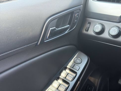Used 2015 Chevrolet Tahoe LT AWD/4WD image 25