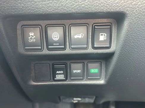 Used 2019 Nissan Rogue SV AWD/4WD image 21
