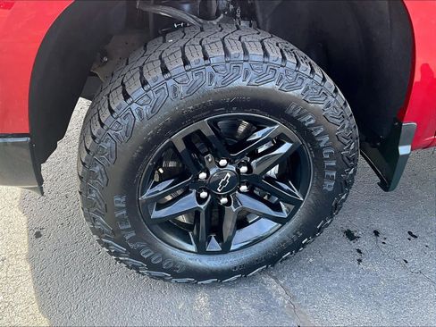 Used 2024 Chevrolet Silverado 1500 LT Trail Boss w/ Convenience Package II image 7