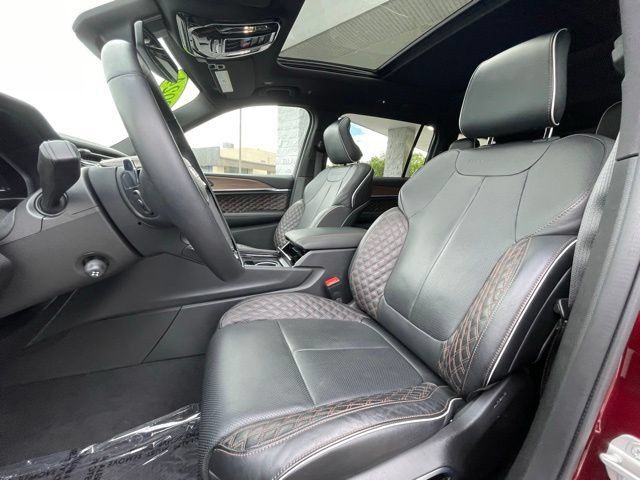 Used 2024 Jeep Grand Cherokee L Summit w/ High Altitude Package AWD/4WD image 28