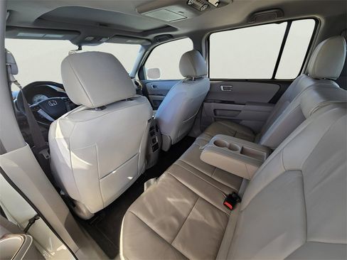 Used 2015 Honda Pilot Touring image 9