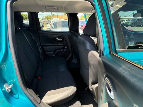 Used 2020 Jeep Renegade Altitude w/ UConnect 8.4 Nav Group FWD image 25