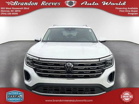 Used 2024 Volkswagen Atlas SEL AWD/4WD image 2