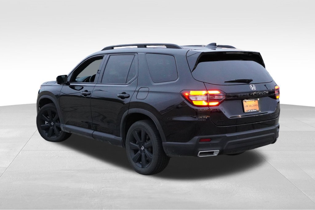 Used 2025 Honda Pilot Black Edition image 7