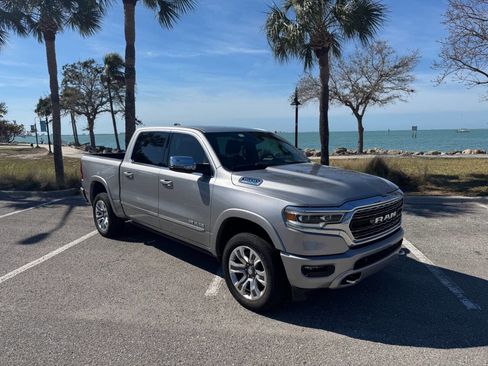 Used 2024 RAM 1500 Limited image 12