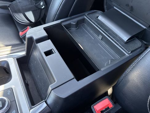 Used 2020 Ford Explorer XLT w/ Equipment Group 202A image 86