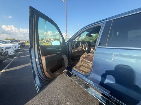 Used 2026 GMC Sierra 1500 Denali w/ Technology Package AWD/4WD image 11