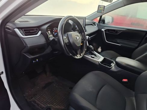 Used 2022 Toyota RAV4 LE image 7