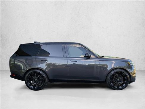Used 2025 Land Rover Range Rover SE AWD/4WD image 4