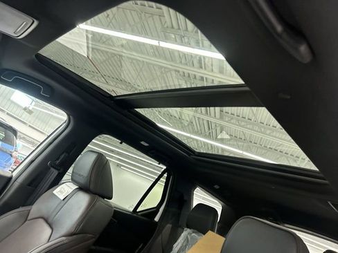 Certified 2025 Honda Pilot Black Edition image 19