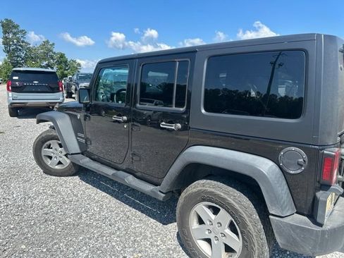 Used 2017 Jeep Wrangler Unlimited Sport w/ Quick Order Package 24S AWD/4WD image 5